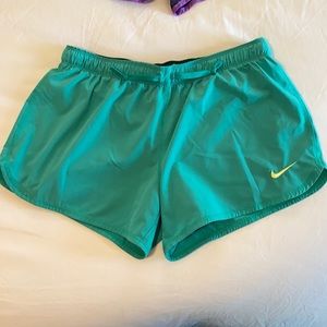 Nike shorts - turquoise